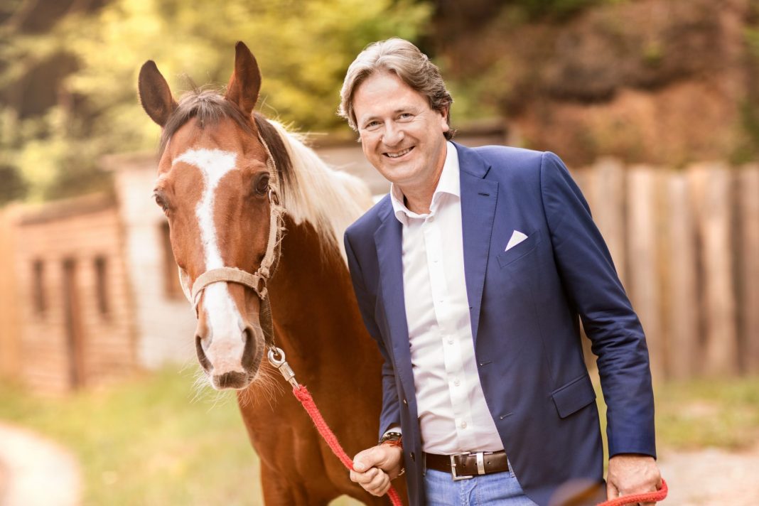 Die Romanfigur Winnetou spielt im Leben von Frank Behrendt eine wichtige Rolle. Bildquelle: John M. John