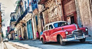 Havanna ist der Inbegriff von Nostalgie und intakten Oldtimern. Bildquelle: javier gonzalez leyva / shutterstock.com