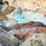 Absolut sehenswert ist der Artists Drive. Hier erstrahlen die Felsen in einzigartigen Farben. Bildquelle: shutterstock.com