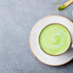 Gilt als super gesund und ist in Asien schon lange verbreitet – der Matcha Tee. Bildquelle: shutterstock.com