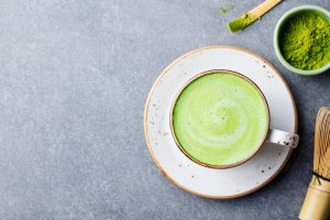 Gilt als super gesund und ist in Asien schon lange verbreitet - der Matcha Tee. Bildquelle: shutterstock.com