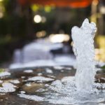 Wasser ist nicht nur für die Kinder spannend. Auch die Generation 59plus liebt es inzwischen Urlaub in Heilbädern zu machen. Bildquelle: Pixabay.de