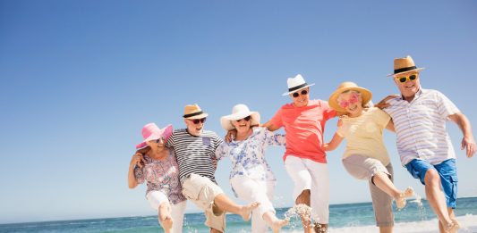 Um unsere Haut gut zu schützen und den Sommer unbeschwert zu genießen, sollten wir einige Pflegetipps unbedingt beachten. Bildquelle: © Shutterstock.com
