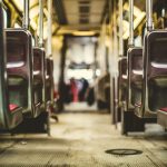 In Städten kann der öffentliche Nahverkehr eine gute Alternative zum Auto sein. Bildquelle: Pixabay.de