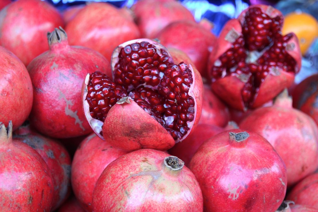 Tolle Farbe, super lecker und darüber hinaus total gesund - der Granatapfel. Bildquelle: Pixabay.de