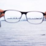 Eine klare Sicht ist auch im Alter sehr wertvoll. Bildquelle:  Elene Taranenko / Unsplash.com
