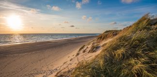 Wo sich die Meere küssen: Naturschauspiel im Norden Dänemarks Wo das Meer und der Himmel sich küssen - in Dänemark. Bildquelle: shutterstock.com