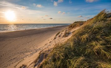 Wo sich die Meere küssen: Naturschauspiel im Norden Dänemarks Wo das Meer und der Himmel sich küssen - in Dänemark. Bildquelle: shutterstock.com