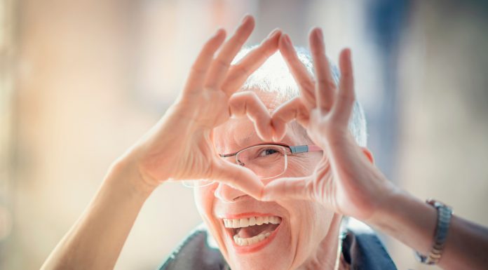 Tipps für die Beantragung eines Kredits im Rentenalter Wir haben Lust auf das Alter und schauen daher durchweg positiv auf anstehenden Themen und notwendigen Veränderungen. Bildquelle: © Shutterstock.com