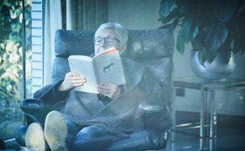 Vom Leben und vom Sterben: Abschied Für die Generation 59plus hat das Thema Wohnen im Alter noch einmal eine ganz andere Dimension und will gut geplant und entschieden sein. Bildquelle: © Bine Bellmann