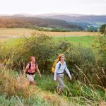 Auf dem 313 km langen Eifelsteig kann man Moore und Vulkanlandschaften entdecken. Bildquelle: Dominik Ketz/Rheinland-Pfalz Tourismus GmbH