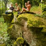 Auf dem Eifelsteig bieten sich zahlreiche Möglichkeiten Rast zu machen und die Aussicht zu genießen. Bildquelle: Dominik Ketz/Rheinland-Pfalz Tourismus GmbH