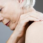 Vor allem im Bereich der Schmerzlinderung kann CBD eine wertvolle und vor allem natürliche Unterstützung sein. Bildquelle: © Shutterstock.com