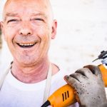 Einfach mal selbst Hand anlegen und die Dinge nicht neu kaufen, sondern reparieren. Bildquelle: © David Siglin/Unsplash.com
