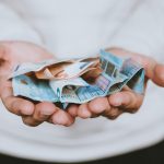 Wenn ein Unfall das Leben verändert und der ursprüngliche Beruf nicht mehr ausgeübt werden kann, hilft die Erwerbsminderungsrente. Bildquelle: © Christian Dubovan / Unsplash.com