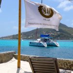 Captain “African” segelt mit ihnen zu den schönesten und auch exklusivsten Plätzen auf den Grenadinen. Mit ihm ist es möglich mal einen Drink auf den Privatinseln Petit Saint Vincent oder Mustique zu genießen. Bildquelle: 59plus GmbH
