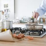 Kochen unter Männern. Warum ein Männerkochkurs nicht nur kulinarisch ein Highlight sein kann. Bildquelle: ©Bine Bellmann