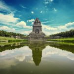 Das Völkerschlachtdenkmal mit dem See der Tränen ist, wenn man in leipzig ist, aif jeden Fall einen Besuch wert. Bildquelle: Pixabay.de