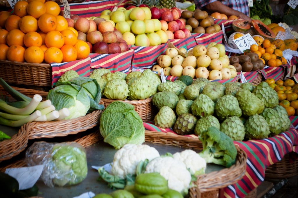 Ihren Ursprung hat die Cherimoya Frucht in den südamerikanischen Anden. Bildquelle: © Martha Dominguez de Gouveia / Unsplash.com