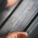 Auch die Herren der Schöpfung sollten unbedingt ein paar Tipps beim Schuhkauf beherzigen. Bildquelle: © Andrik Langfield / Unsplash.com