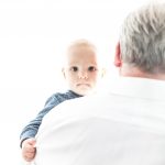 Vor allem die gemeinsame Zeit mit den Enkelkindern ist unbezahlbar. Bildquelle: © Filip Mroz / Unsplash.com