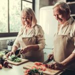 Die gesunde und vor allem auf jeden individuell abgestimmte Ernährung kann einen großen Einfluss auf unser gesamtes Wohlbefinden haben. Bildquelle: © Shutterstock.com