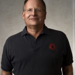 Der ganzheitliche medizinische Ansatz liegt Prof. Dr. Grönemeyer sehr am Herzen und hat dazu bereits mehrere Bücher geschrieben. Bildquelle: © Prof. Dr. Dietrich Grönemeyer