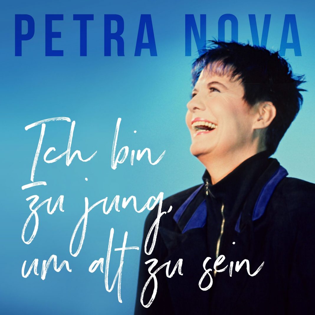 Petra Nova bezeichnet sich selbst als kreativen blauen Kopf. Bildquelle: © Petra Nova