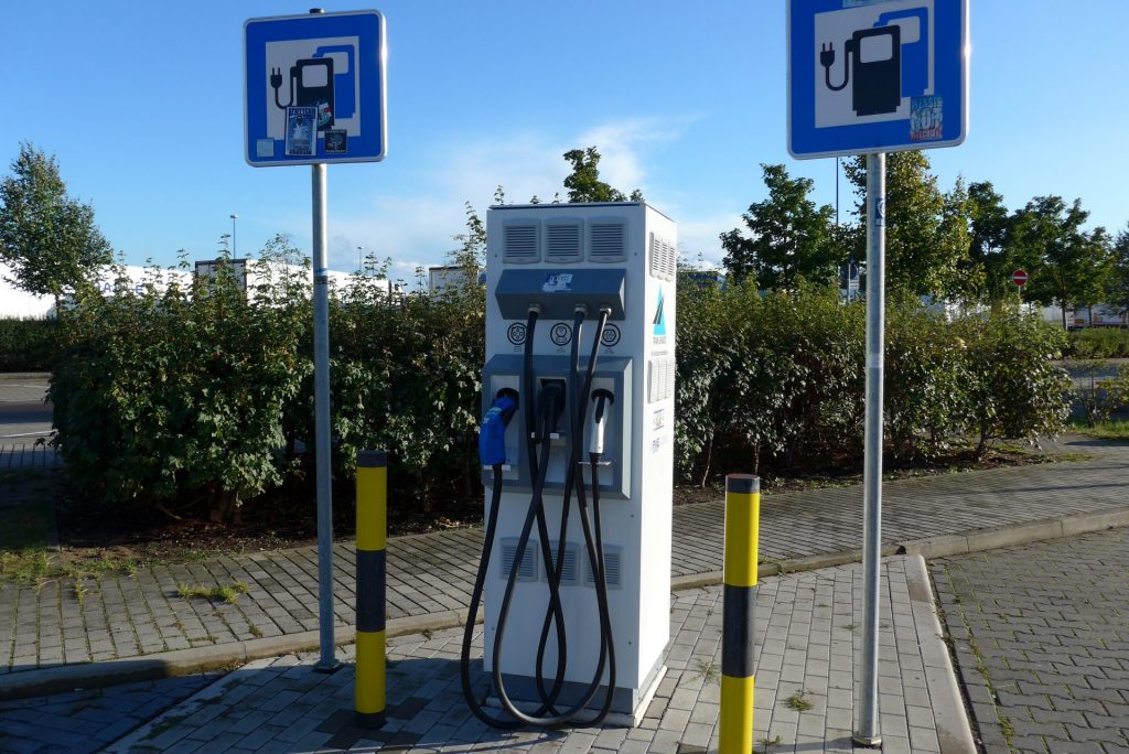 Die ersehnte Strom-Tankstelle der Wuppertaler Stadtwerke funktionierte leider nicht. Bildquelle: Martin Beier