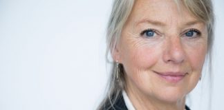 1001 Wahrheit: Liebe in Zeiten der Revolution – als Deutsche in der wundersamen Kultur des Iran Christiane Amini ist Autorin und Coach. Bildquelle: © Anne Domdey