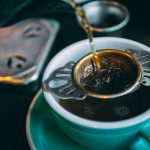 Tee ist nicht nur ein Genuss-, sondern auch gern ein Heilmittel. Bildquelle: © Matt Symour / Unsplash.com