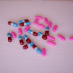 Wenn Augentropfen und Nasenspray nicht mehr helfen, müssen härtere Mittel her. Bildquelle: © Thought Catalog / Unsplash.com