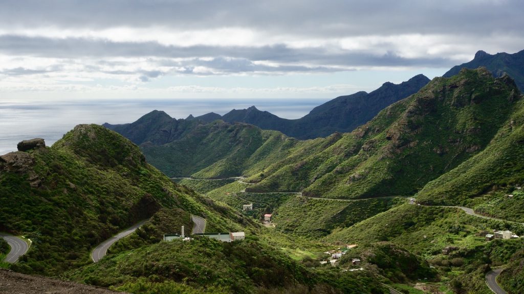 Teneriffa gilt mit als die grünste Insel der Kanarischen Inseln und lädt somit zu tollen Wanderungen in mildem Klima ein. Bildquelle: Pixabay.de