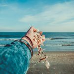 Eine letzte Reise? Die Sonne, der Strand und das Meer haben Marthe B. Kraft gegeben. Bildquelle: © Razvan Narcis Ticu / Unsplash.com