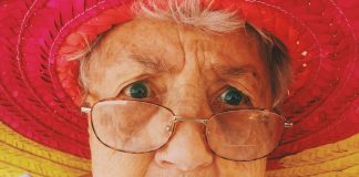 Martin Beier: Rentner finanzieren die Republik Ein skeptische Blick ist durchaus berechtigt, wenn man sieht die wie Regierung mit den Geldern der Rentner umgeht. Bildquelle: ©Alex Harvey / Unsplash.com