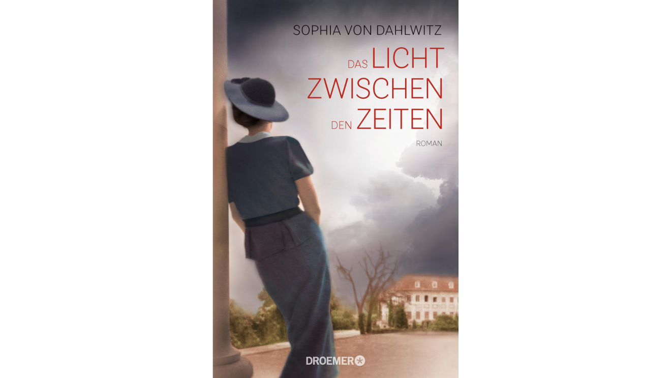 In Das Licht zwischen den Zeiten arbeitet Autorin Sophia von Dahlwitz unter einem Pseudonym ihre eigene Familiengeschichte auf. Bildquelle: Droemer und Knaur