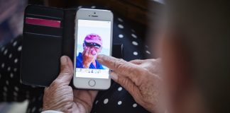 Wie schützen wir uns im Internet vor Viren, Phishing und Trojanern? Die digitale Welt gibt uns die Möglichkeit unsere Geschichten mit Menschen in der ganzen Welt zu teilen. Bildquelle: © Zoelita / 59plus.de