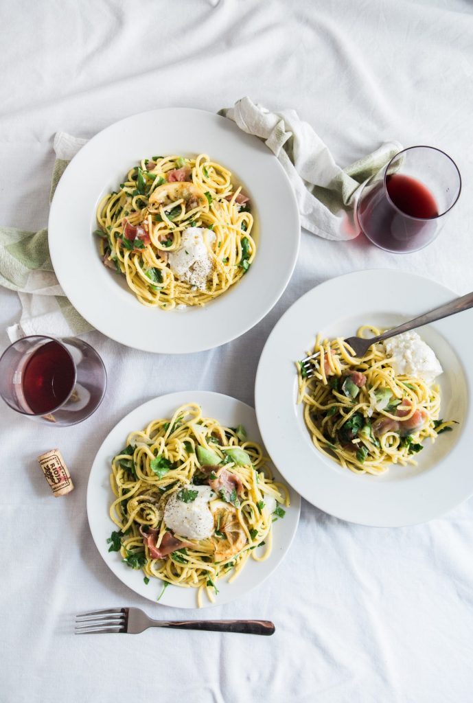 Ob Spaghetti Bolognese oder ganz einfach mit Pesto oder frischem Gemüse - ein Pastagericht ist immer leicht und schnell zubereitet. Bildquelle: © Brooke Lark / Unsplash.com