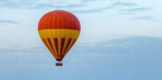 Barrierefreie Reisen in nah und fern Barrierefreie Reisen sind auch in Afrika durchaus möglich und hier in Deutschland buchbar. Bildquelle: © Sutirta Budiman / Unsplash.com