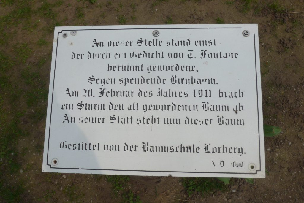 Eine Gedenktafel erinnert daran wo einst der berühmte Birnbaum stand. Bildquelle: © Martin Beier