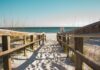 Slapen op Strand – Schlafen auf dem Strand "Slapen op Strand" ist inzwischen eine beliebte Möglichkeit, bevorzugt in den Niederlanden, entspannt Urlaub am Strand zu machen. Bildquelle: © Joshua Patterson / Unsplash.com