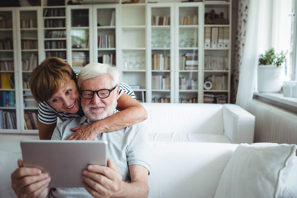 Es besteht auch die Möglichkeit online in die persönliche Schufa Einsicht zu nehmen. Bildquelle: Shutterstock.com