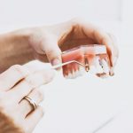 Schlecht sitzender Zahnersatz kann durchaus dafür der Grund sein das wir deutlich abnehmen. Bildquelle: © Peter Kasprzyk / Unsplash.com