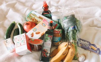 Aktiv gegen Lebensmittelverschwendung Lebensmittelverschwendung können wir vor allem durch bewusstes Einkaufen vermeiden. Bildquelle: © Maddi Bazzocco / Unsplash.com