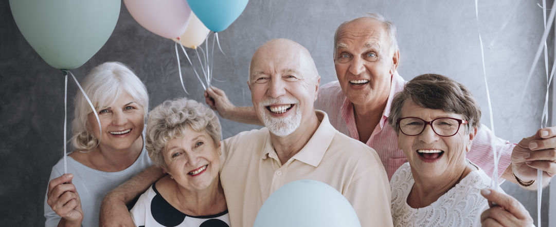 Wenn ein runder Geburtstag naht, steht oft eine große Party an. Bildquelle: ©s-o-c-i-a-l-c-u-t / Unsplash.com