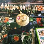 Wer die asiatische Küche mag, kommt natürlich in Thailand kulinarisch voll auf seine Kosten. Bildquelle: © Lisheng Chang / Unsplash.com