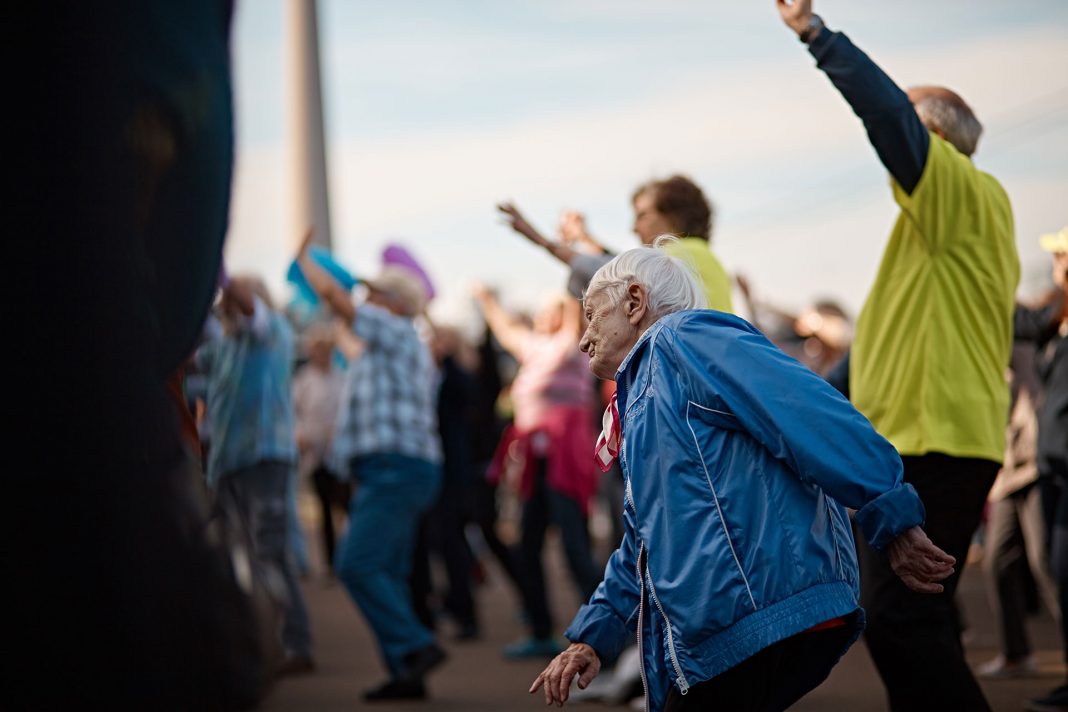 Wir sind eben niemals zu alt eine richtig gute Party zu feiern. Kommen Sie zum vierten Seniorenflashmob in Düsseldorf. Bildquelle: © 59plus GmbH8