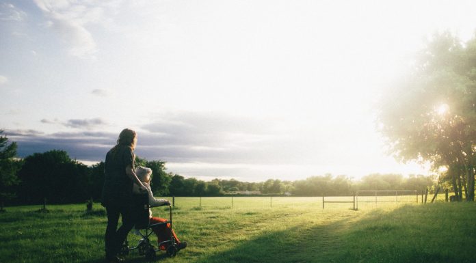 Pflegerecht – ein wichtiges Thema für die Generation 59plus Das Pflegerecht ist ein wichtiges Thema für Menschen der Generation 59plus. Bildquelle: © Dominik Lange / Unsplash.com