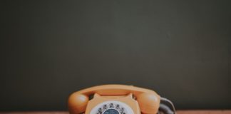 Wie wir es den Ganoven schwer machen Der sogenannte "Enkeltrick" hat bereits häufig zum gewünschten Erfolg für Gauner geführt. Bildquelle: © Annie Spratt / Unsplash.com