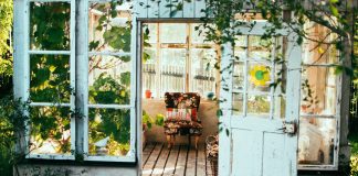 Wohnungsanpassung für Menschen mit Demenz Die Wohnungsanpassung hat einen enormen Einfluss auf das Wohlbefinden eines an Demenz erkrankten Menschen. Bildquelle: © Arno Smit / Unsplash.com